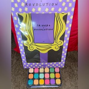 MAKEUP REVOLUTION X FRIENDS BUNDLE